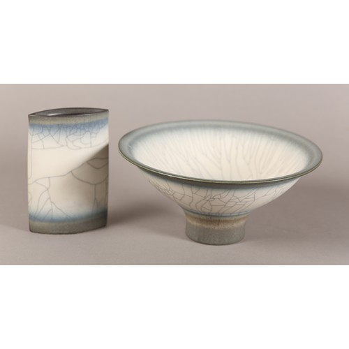 7 - David James White (1934-2011), porcelain pedestal bowl of crackle glaze and spray-on glaze, impresse... 