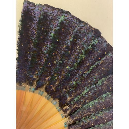 354 - A scarce example of a Himalayan Monal pheasant feather fan, (Lophophorus impejanus), the monture of ... 