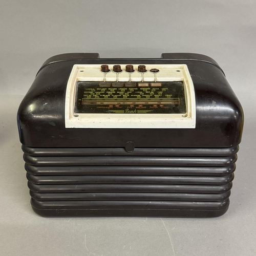 498 - A 1950s Bush MW/LW radio in Bakelite