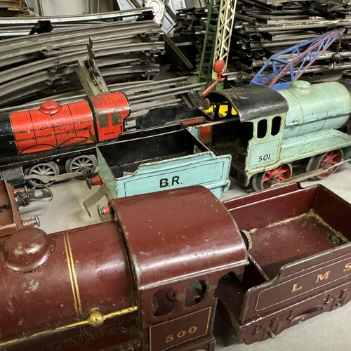 477 - Three Meccano Hornby clockwork steam engines and tenders, models 500, 501 and 6161, a LMS Furniture ... 