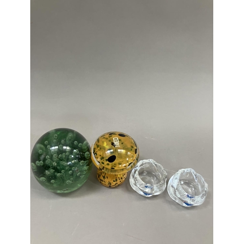 203 - A Victorian green glass dump with bubble inclusions, a Mdina Mushroom in orange and two moulded glas... 