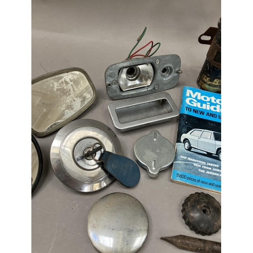 121 - Car accessories, mirrors, oil can, lights etc