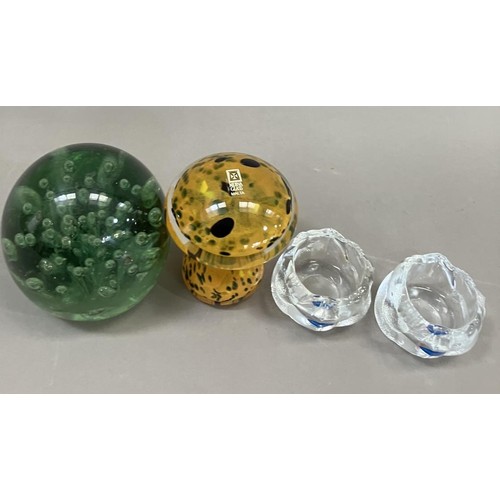 203 - A Victorian green glass dump with bubble inclusions, a Mdina Mushroom in orange and two moulded glas... 