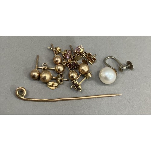 269 - A small collection of ear studs, scrolls and scrap 9ct gold, total approx. weight 5g