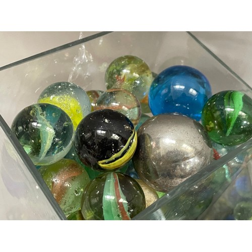 449 - A quantity of vintage marbles