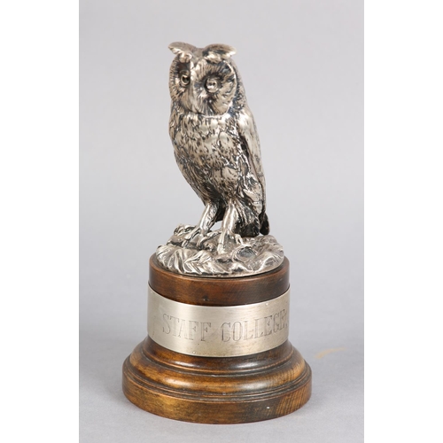 217 - A SILVER OWL TROPHY FOR QUETTA STAFF COLLEGE c.1930, cast and mounted on a turned pine plinth, mount... 