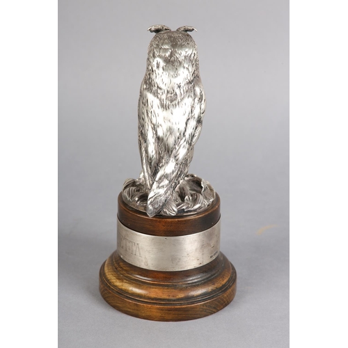 217 - A SILVER OWL TROPHY FOR QUETTA STAFF COLLEGE c.1930, cast and mounted on a turned pine plinth, mount... 