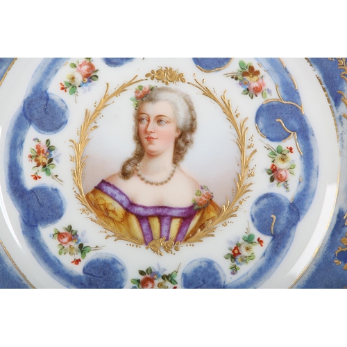 165 - A SEVRES STYLE 19TH CENTURY CHATEAU DES TUILERIES PORCELAIN CABINET PLATE, the interior painted with... 