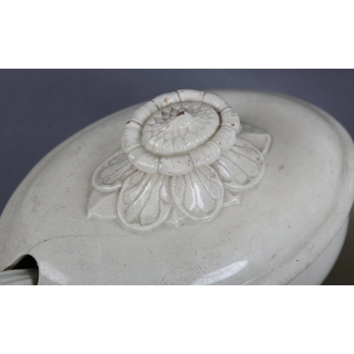 157 - A GROUP OF LATE 18TH CENTURY CREAMWARE c.1770-1780 to include a Wedgwood sauce tureen and integral s... 