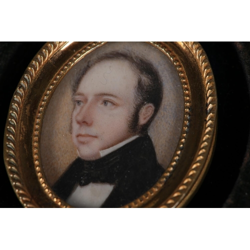 189 - A MID 19TH CENTURY PORTRAIT MINIATURE OF A GENTLEMAN, head and shoulders, dark hair, wearing a high ... 