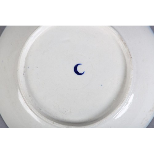 161 - AN 18TH CENTURY WORCESTER BLUE AND WHITE SAUCER DISH c.1780, printed with the Mother and Child patte... 