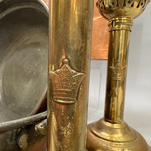 96 - A pair of modern brass candlesticks, a pair of modern brass candle lamps (only one shade), together ... 