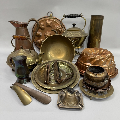 93 - Copper and brass ware including spirit kettle, toddy kettle, pocket scales, shoe horns, nut cracks, ... 