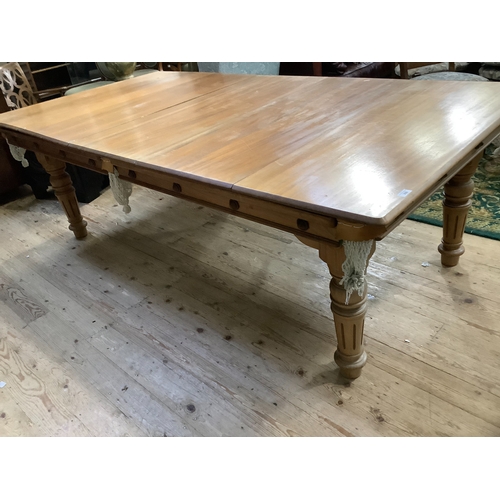 360 - A Riley's mahogany quarter sized snooker table with dining table top in five leaves, on turned and f... 