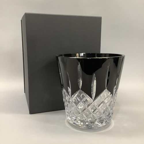 Lot 11        