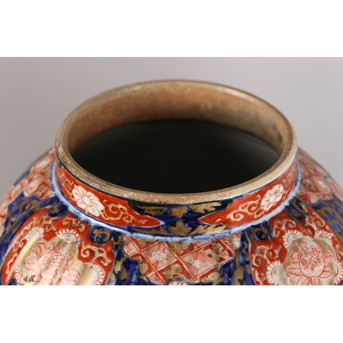 94 - A LARGE JAPANESE IMARI PORCELAIN VASE AND COVER, Meiji period, having a domed cover with bud finial,... 