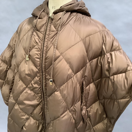 254 - A Max Mara The Cube quilted gilet with hood and press-stud sides in cognac, in one size (up to 18/20... 