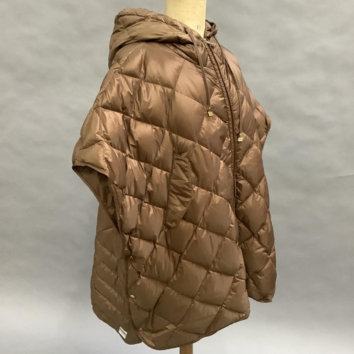 254 - A Max Mara The Cube quilted gilet with hood and press-stud sides in cognac, in one size (up to 18/20... 