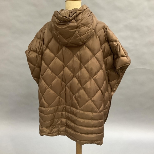 254 - A Max Mara The Cube quilted gilet with hood and press-stud sides in cognac, in one size (up to 18/20... 