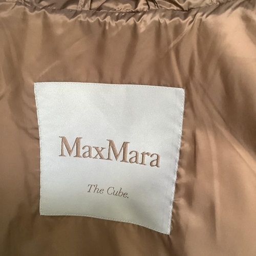 254 - A Max Mara The Cube quilted gilet with hood and press-stud sides in cognac, in one size (up to 18/20... 