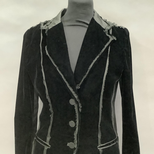 275 - A Bottega Veneta black velvet evening jacket with silk seam trims, buttons and pockets, lined, Size ... 