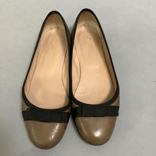 285 - Four pairs of pumps by Altariva, Rome and Franchetti, Bond in tan and black, stone, tan and stone an... 