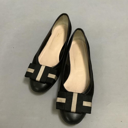 285 - Four pairs of pumps by Altariva, Rome and Franchetti, Bond in tan and black, stone, tan and stone an... 