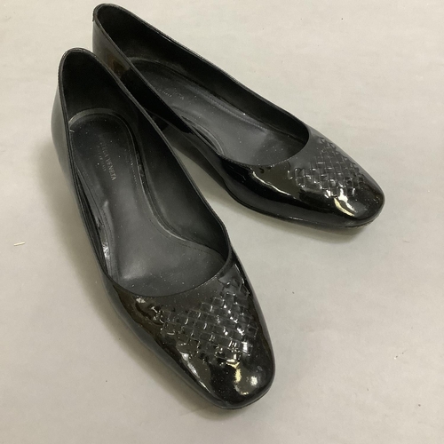 288 - A pair of Bottega Veneta shoes including black patent courts, black leather pumps and tan pumps, Siz... 