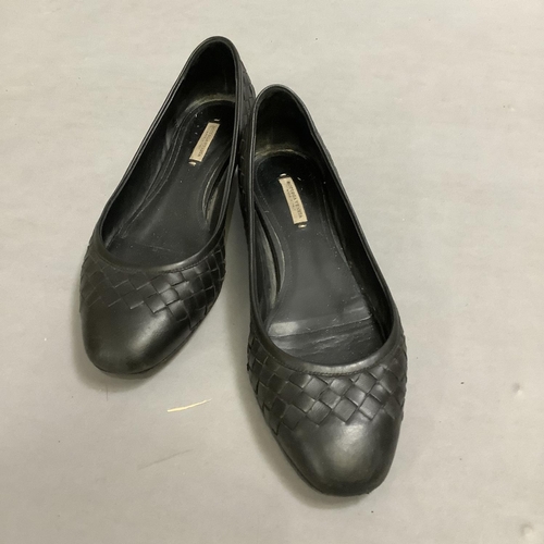 288 - A pair of Bottega Veneta shoes including black patent courts, black leather pumps and tan pumps, Siz... 