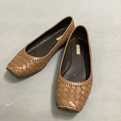 288 - A pair of Bottega Veneta shoes including black patent courts, black leather pumps and tan pumps, Siz... 