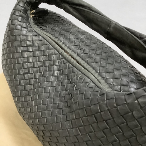 294 - A Bottega Veneta (Italian) Hobo black leather intrecciato soft shell shoulder bag, 48cm approximatel... 