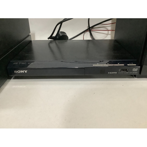 105 - A Sony Micro Hi-Fi Component System CMT-BX07DBI with disc player, docking station, pair of speakers ... 