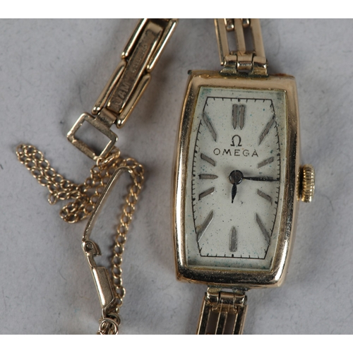 335 - AN OMEGA LADY'S MANUAL WRISTWATCH c1934 in rectangular 9ct gold case Number 65140 61707, 15 jewelled... 