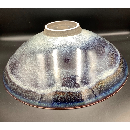 15 - PETER SPARREY (XX-XXI), A bowl, finely potted and speckled pale blue, grey, blue and aubergine, pott... 