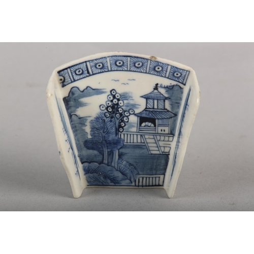 86 - AN 18TH CENTURY DERBY BLUE AND WHITE PORCELAIN ASPARAGUS SERVER, c.1775, painted in underglaze blue ... 