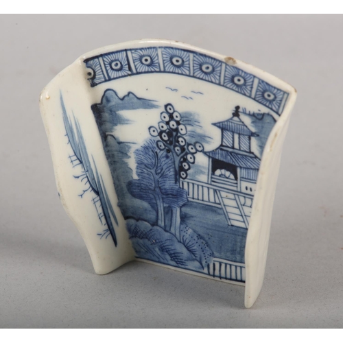 86 - AN 18TH CENTURY DERBY BLUE AND WHITE PORCELAIN ASPARAGUS SERVER, c.1775, painted in underglaze blue ... 