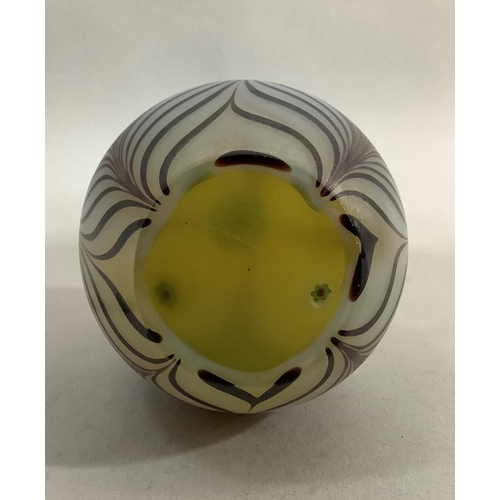 19 - A Murano Uranium glass paperweight by Ferro Lazzarini, 9cm