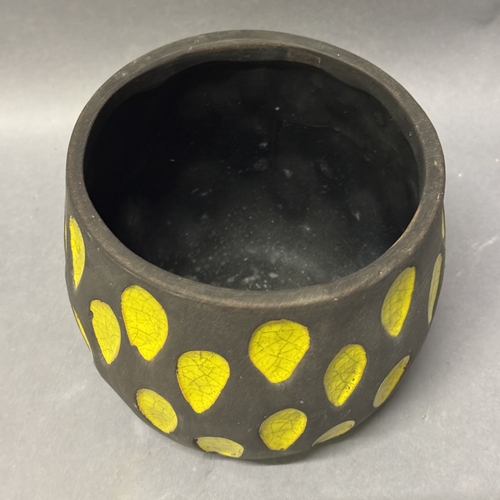 25 - A large retro yellow spot vase, 16cm Ref: 677712