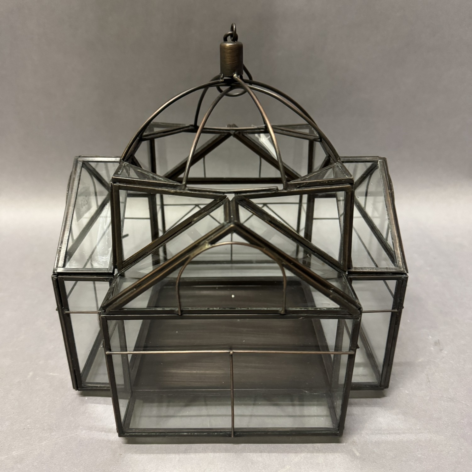 Five small metal framed terrariums, 25cm high x 26cm square Ref: 732907
