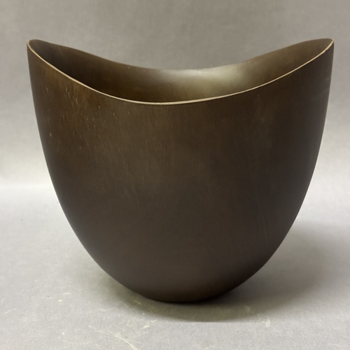 37 - Four 'Sculpture in Wood' crescent bowl (4) Ref: 374501