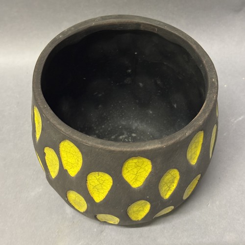 27 - Pair of large retro yellow spot vase, 16cm (2) Ref: 677712