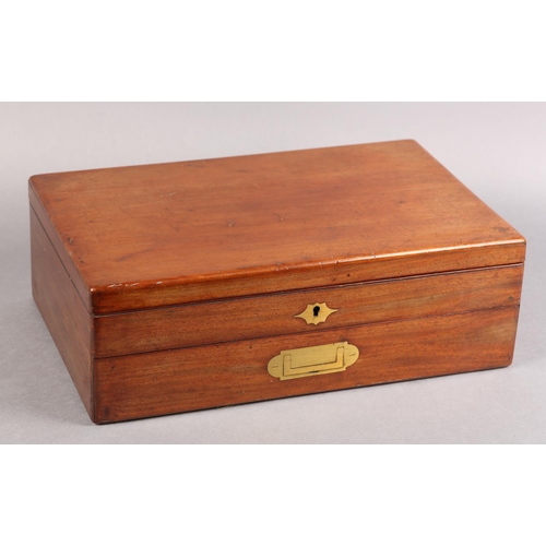 20 - A 19TH CENTURY WINSOR & NEWTON'S ILLUMINATING COLOURS AND MATERIALS MAHOGANY CASE with drawer c1870,... 