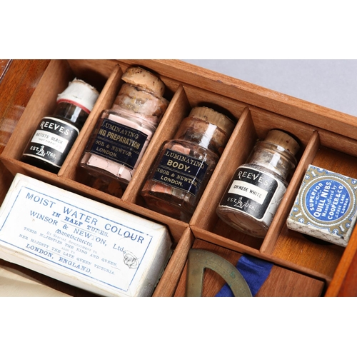20 - A 19TH CENTURY WINSOR & NEWTON'S ILLUMINATING COLOURS AND MATERIALS MAHOGANY CASE with drawer c1870,... 