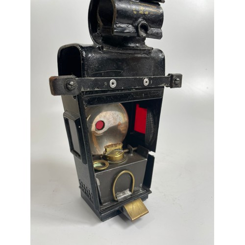 231 - Miller Hub Lamp in good complete condition, with King of the Road Badge

Please note we are unable t... 