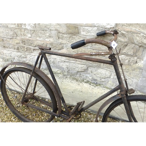 222 - A Circa 1900 Gentleman's bicycle with a hub gear, plunger brake, 26 inch frame, beaded edge rims

Pl... 