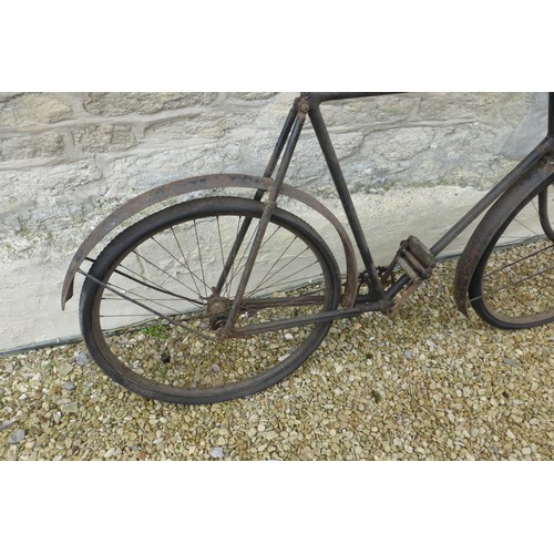 222 - A Circa 1900 Gentleman's bicycle with a hub gear, plunger brake, 26 inch frame, beaded edge rims

Pl... 