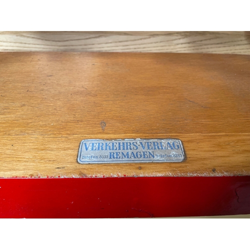 41 - A working model showing the mechanism of a trailer braking and hitching system by Verkehrs-Verlag Re... 