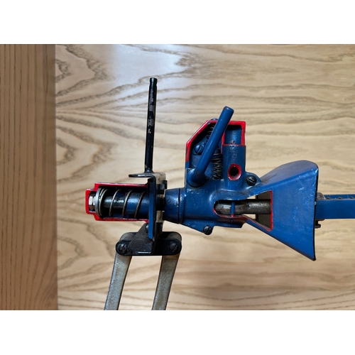 41 - A working model showing the mechanism of a trailer braking and hitching system by Verkehrs-Verlag Re... 