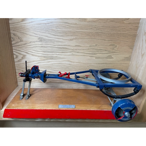 41 - A working model showing the mechanism of a trailer braking and hitching system by Verkehrs-Verlag Re... 