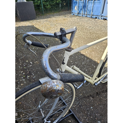 Vintage Raleigh Single Speed Racing Bicycle, Cream Paint. Single Speed ...